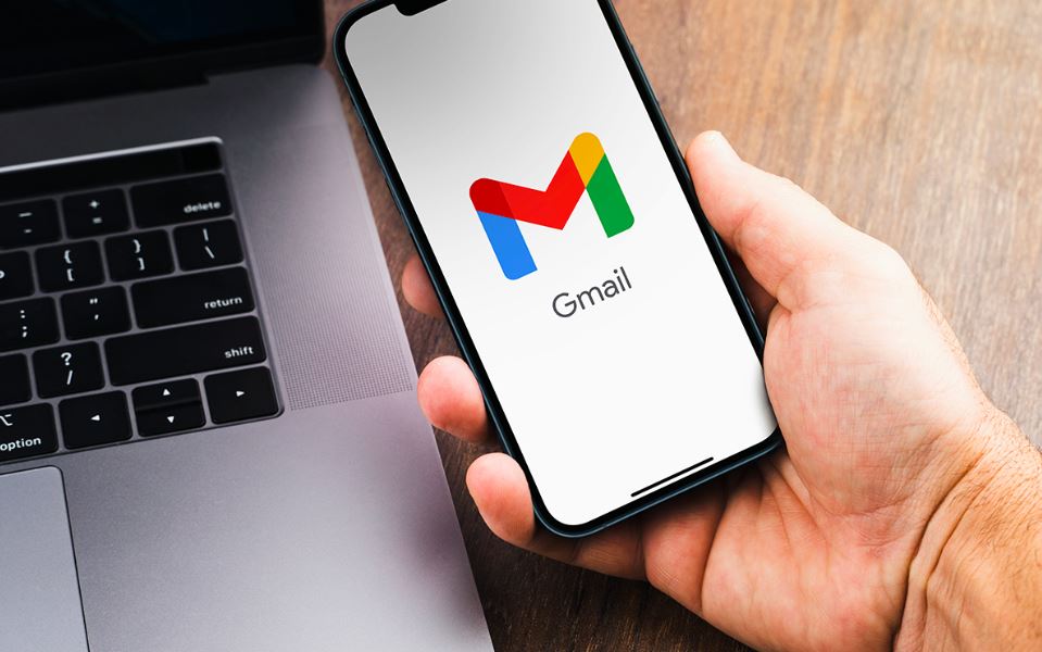 Gmail Voice Compose Will Use AI & Your Voice To Draft Emails (1) Gmail Voice Compose Will Use AI & Your Voice To Draft Emails (1)