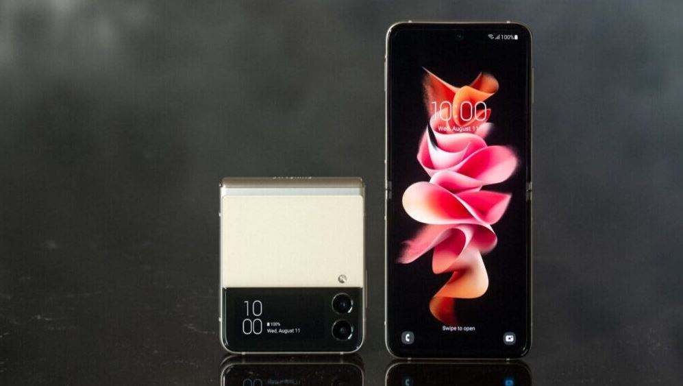 Huawei Allegedly Unveils New Flip Phone Set to Launch in February (1) Huawei Allegedly Unveils New Flip Phone Set to Launch in February (1)