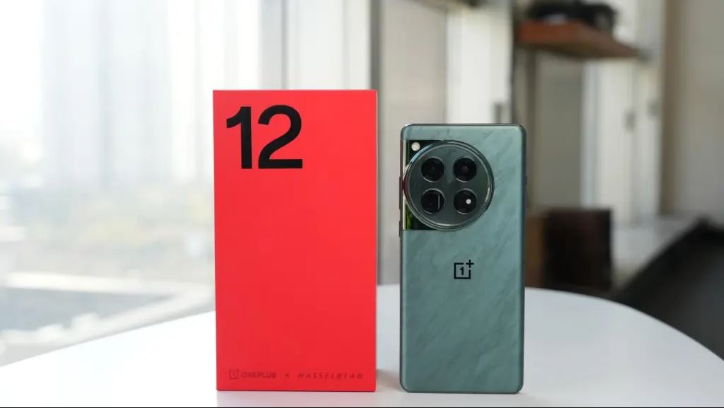 OnePlus 12 Receives Oxygen OS 14 Update Featuring New Hasselblad Master Photography Mode