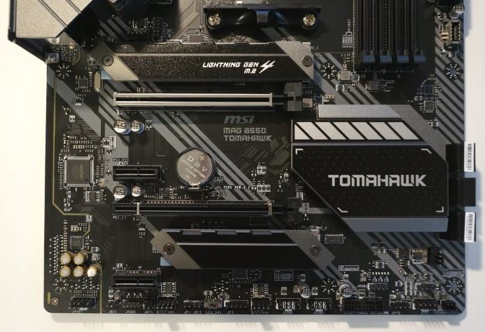 MSI MAG B550 TOMAHAWK (10)