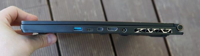 MSIGS65 Stealth Review Ports and Connectivity (2)