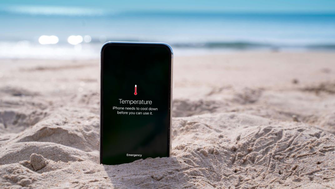 How to Protect Your Mobile Phone from Summer Heat; Expert Tips (1)