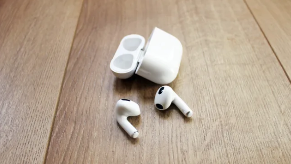 Apple airpod 4(1)