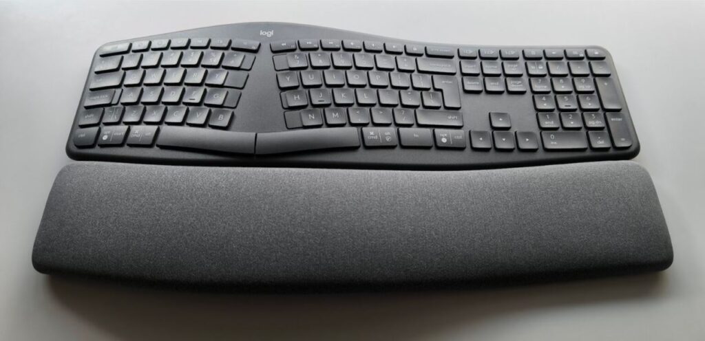 Logitech ERGO K860 Wireless Ergonomic Keyboard Review (1)