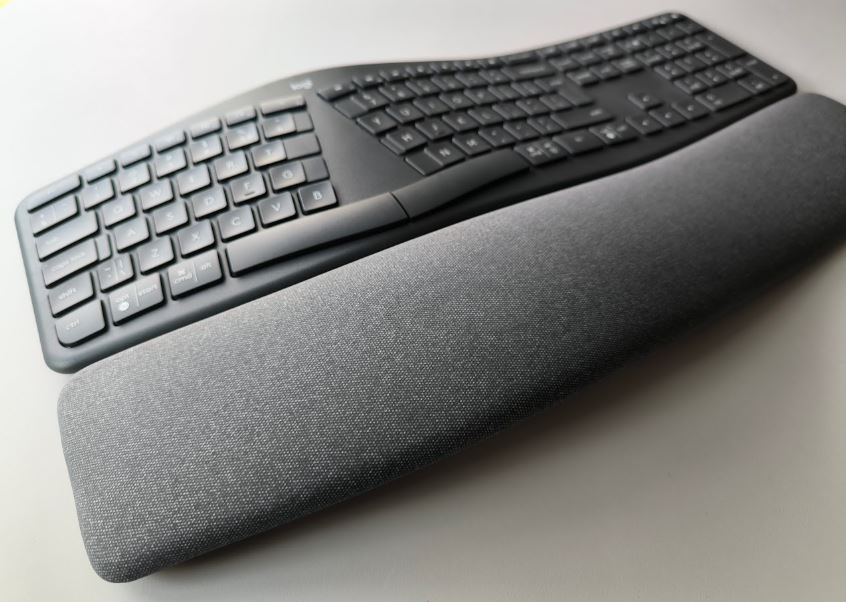 Logitech ERGO K860 Wireless Ergonomic Keyboard Review (19)