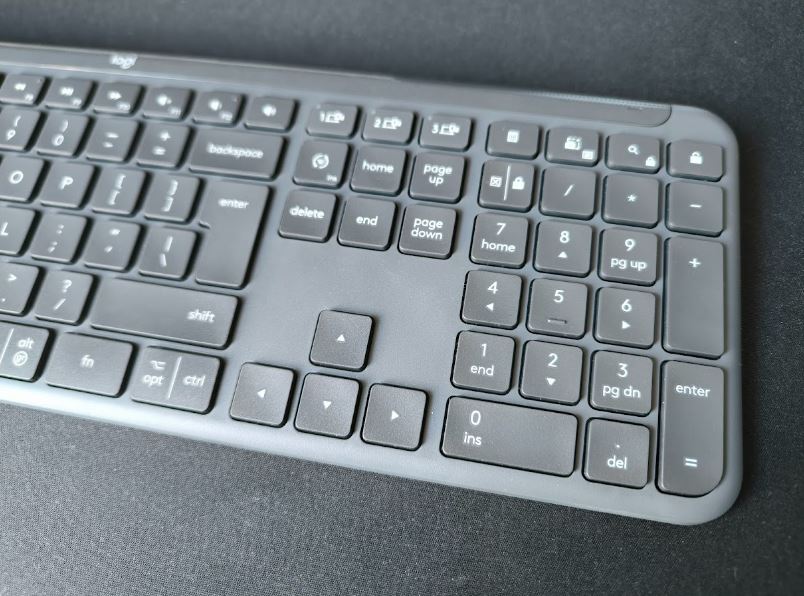 Logitech Signature Slim Combo MK950 Mouse and Keyboard Review (3)