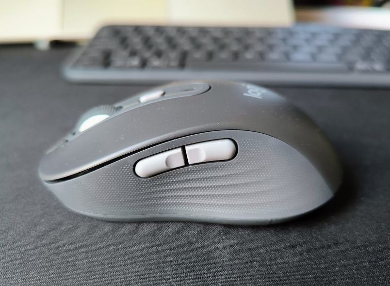 Logitech Signature Slim Combo MK950 Mouse and Keyboard Review (7)