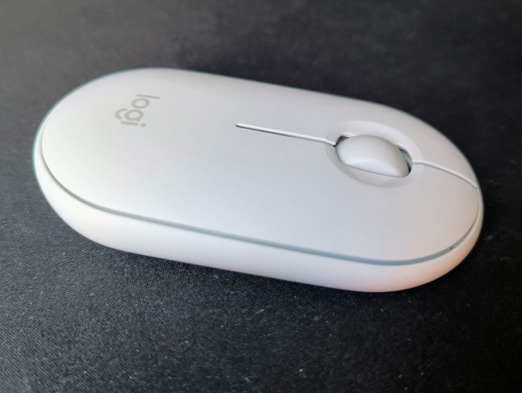 Logitech Slim Combo MK470 Mouse and Keyboard Review (7)