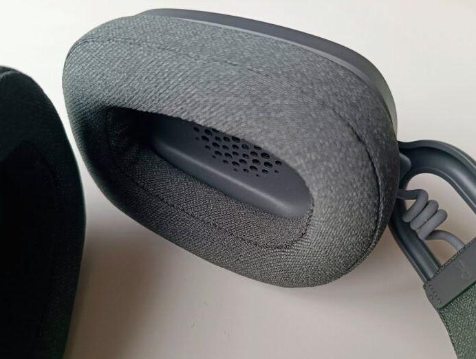 Logitech Zone Vibe 100 Wireless Headphones Review (5)