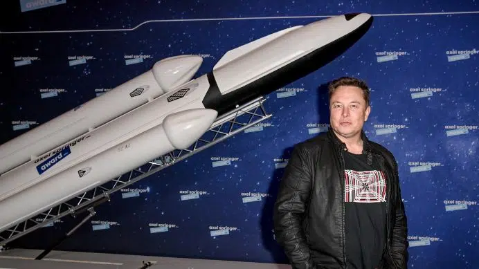 Elon Must plans to send people to space (1)