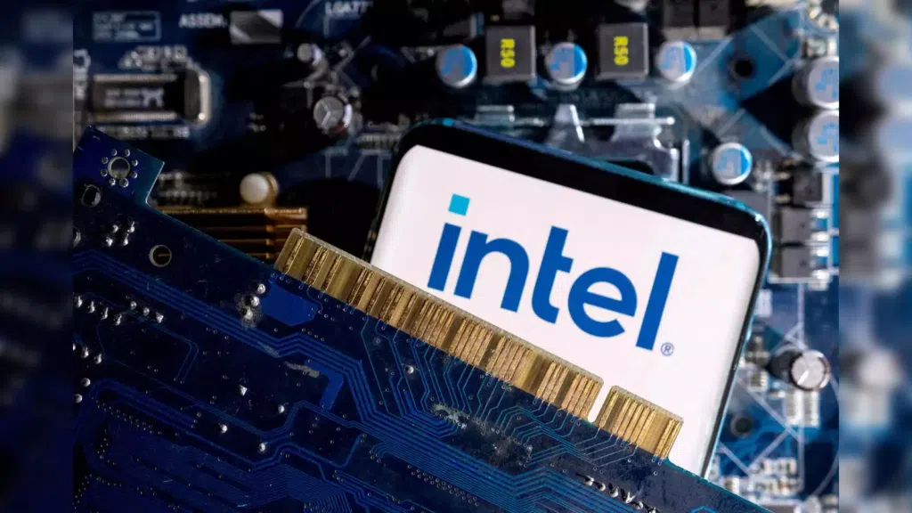 Qualcomm Considers Aquiring Intel's Chip Design Business (1)