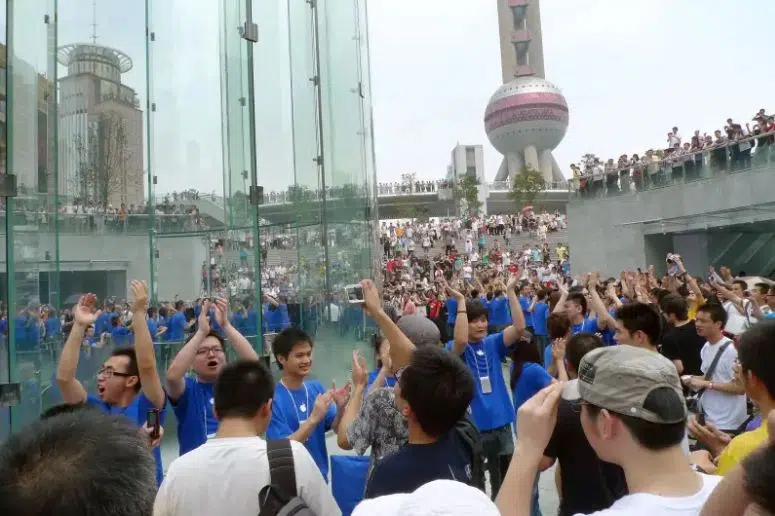 Apple opens giant research lab in china (1)