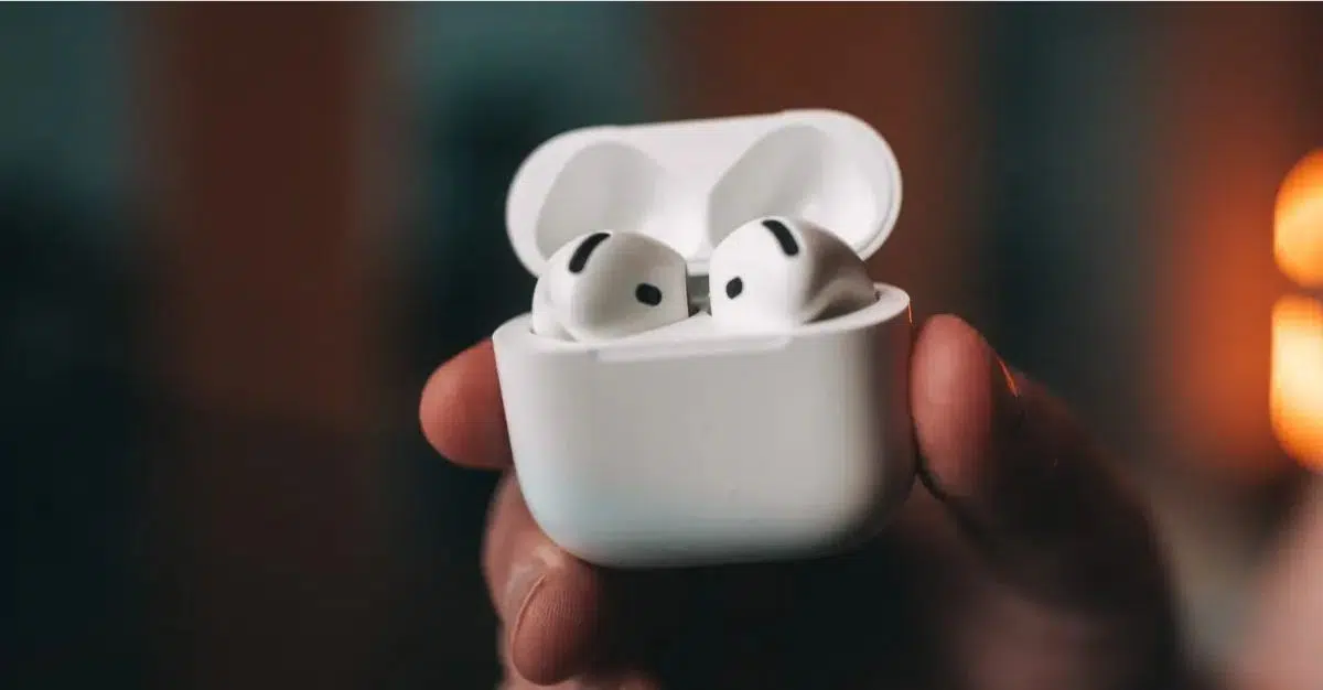 Airpods with camera