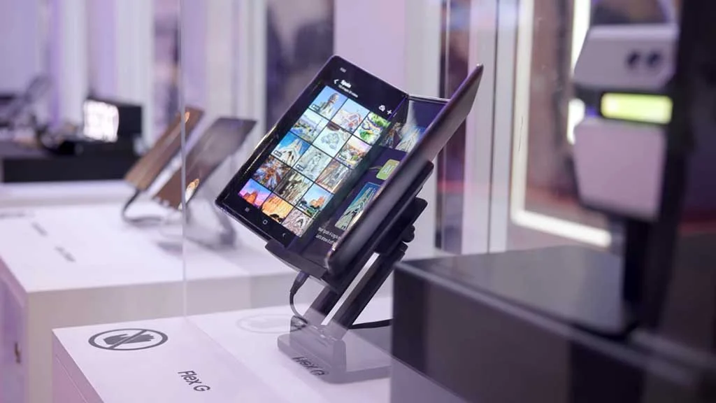 Samsung Tri Fold Phone