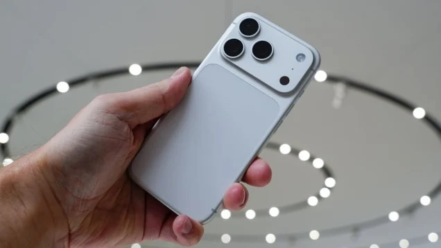 iPhone 17