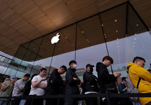 iPhone 17 sales