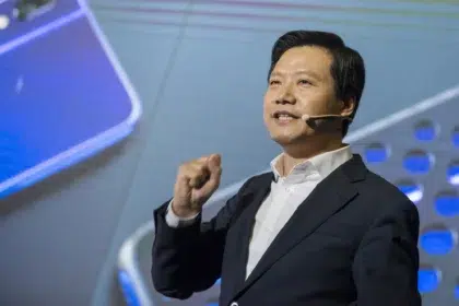 Lei Jun Celebrates Highway Battery Test