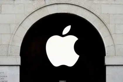 Apple Cautious AI